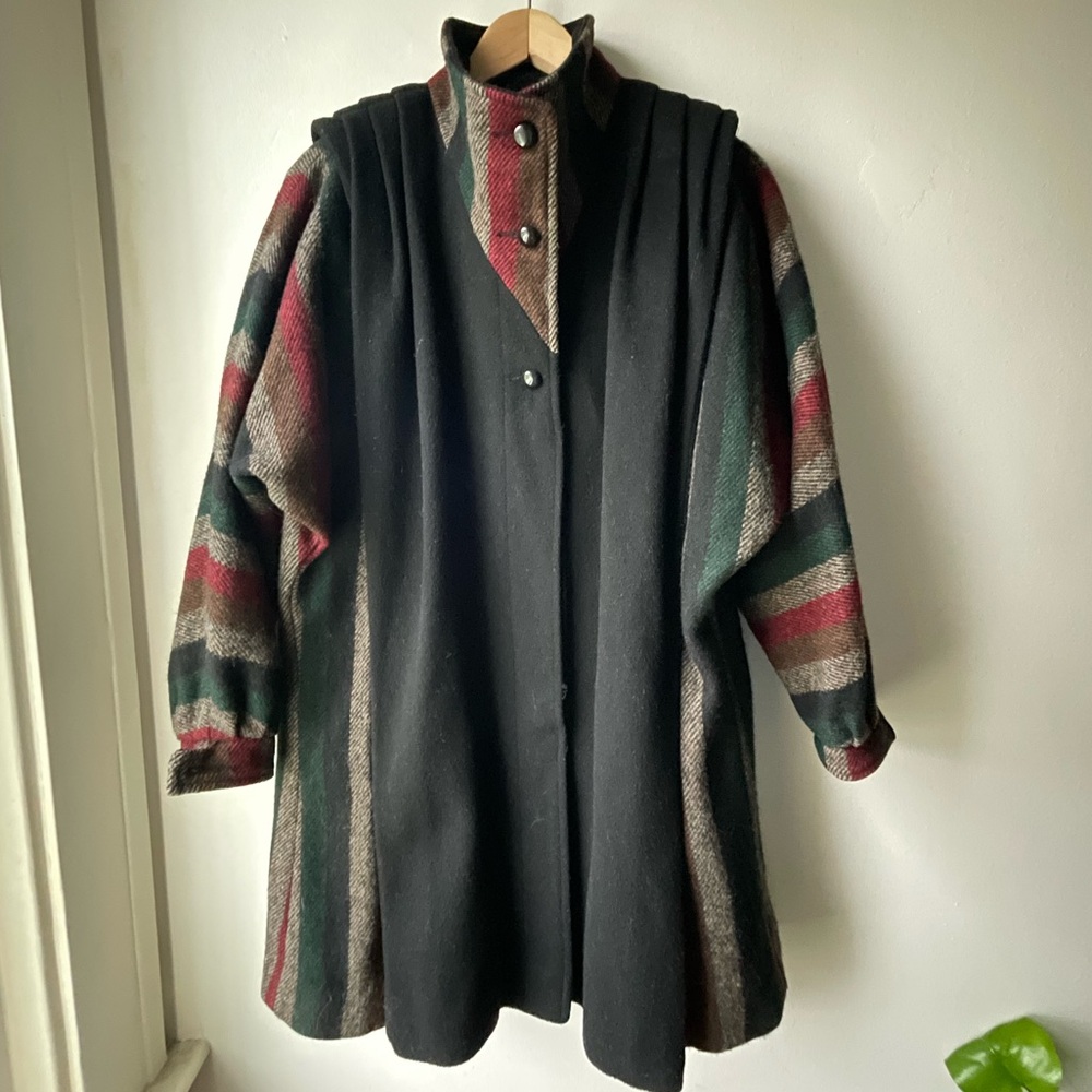 Vintage 80s CONCEPTS Black, Green and Red Striped Wool Coat 🇺🇸 USA Union Made - Picture 2 of 6